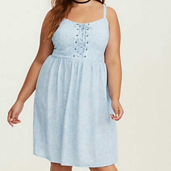 torrid Dresses & Skirts - ♥ Torrid New Floral Lace UpDress